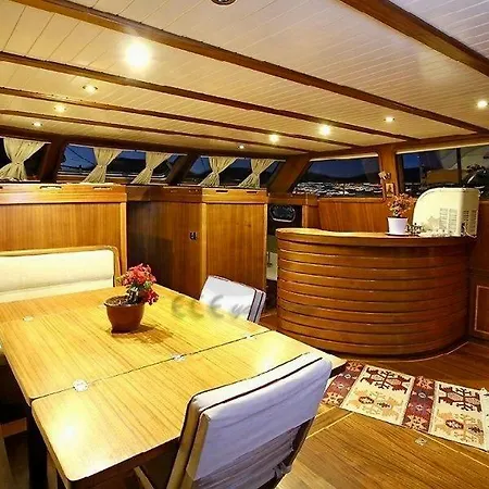 Botel Azul Yachting Seahorse2